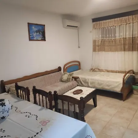 Zani Apartment